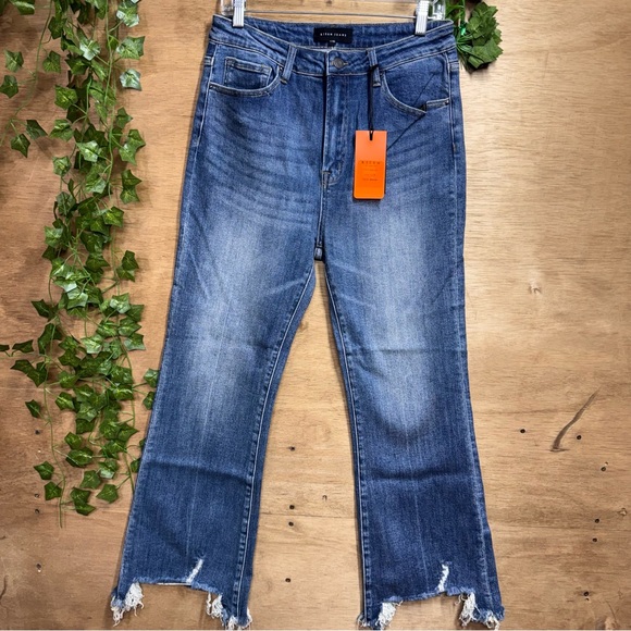 Risen Los Angeles Denim - Risen High-Waist Frayed Hem Ankle Flare